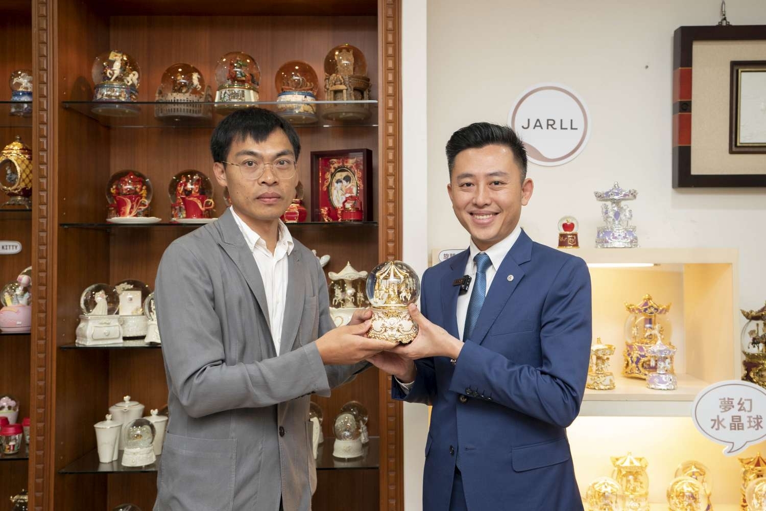 市長林智堅訪鑫林玻璃 產「夢幻水晶球」全球市佔5成迪士尼、星巴克都是客戶